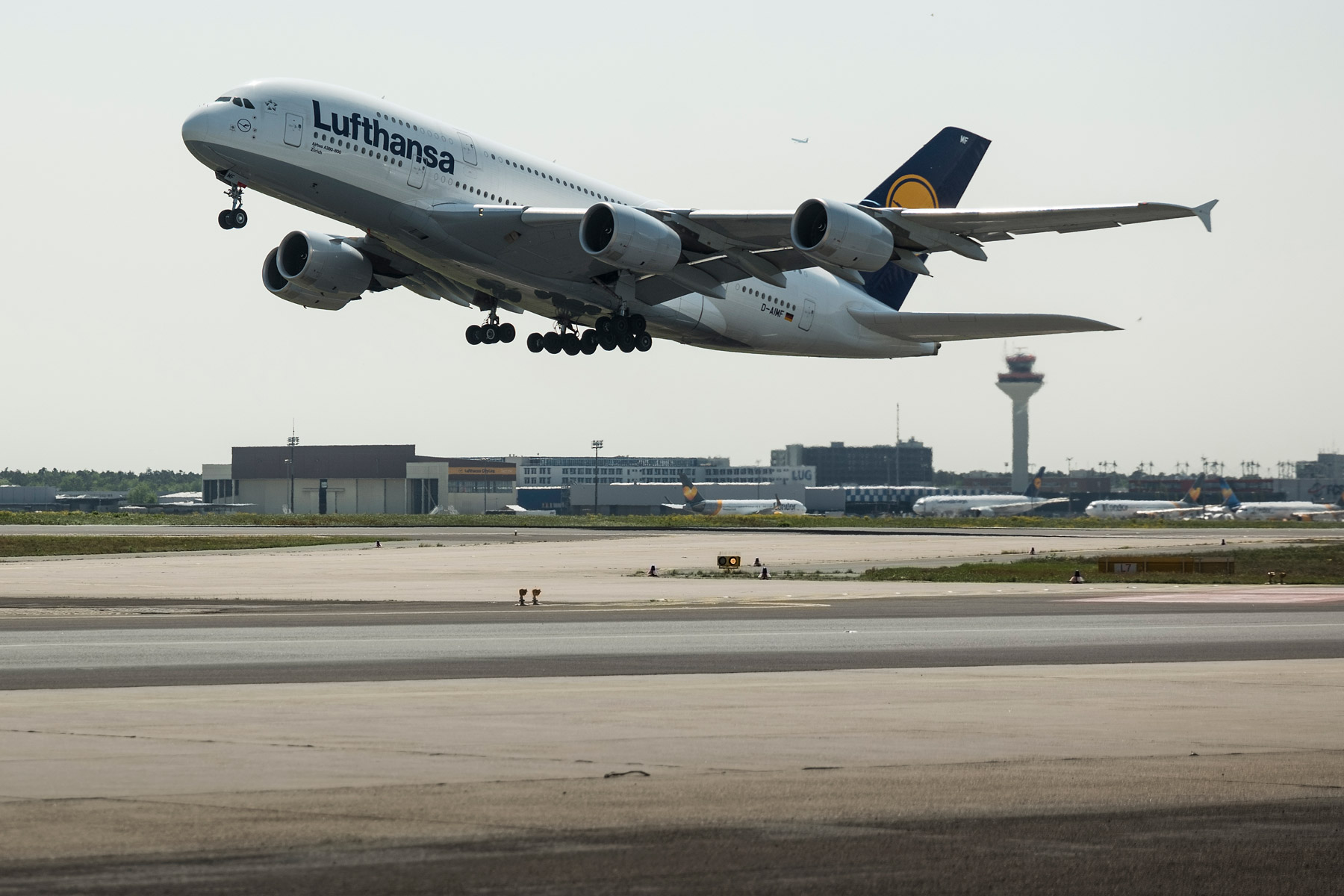 Frankfurt Airport Das Tor zur Welt, der Flughafen