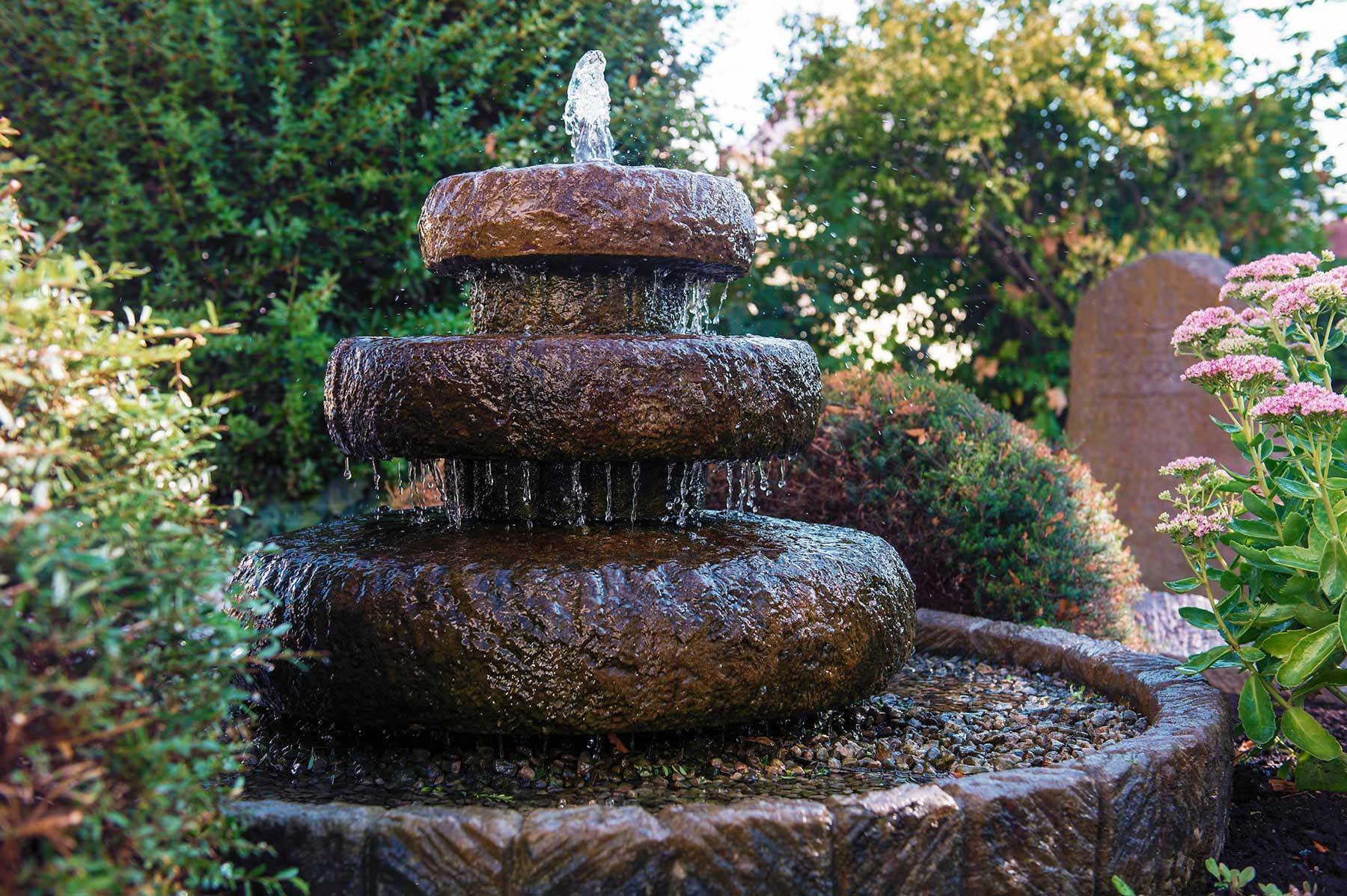 Wasserspiele und Brunnen für das Leben